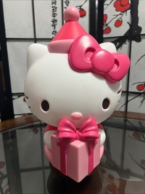 Sanrio Hello Kitty White and Pink Gift Figure Lamp